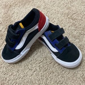 Vans toddler kicks with Velcro closure size 8.5